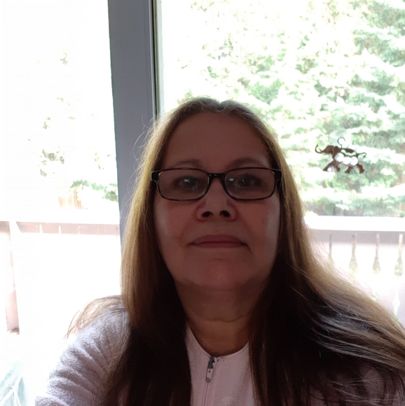 Meet your Posher, Alison - Picture 1 of 1